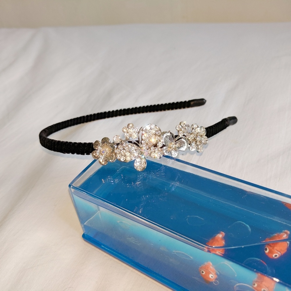 Rhindstond butterflies headband NWOT - Picture 2 of 3
